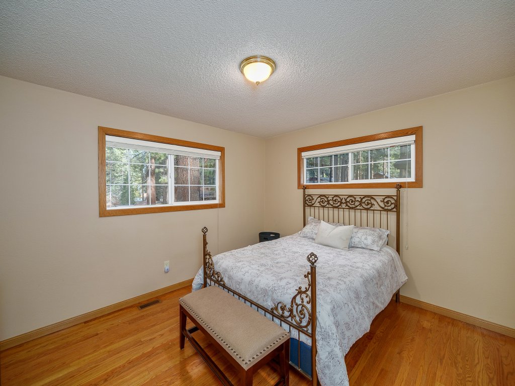 The Blue Bear Cabin Lake Tahoe Family Getaway 2450P Vacation Rental in California - RedAwning