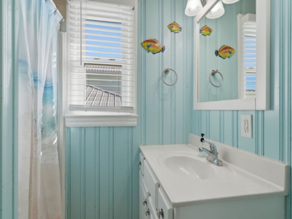 A Shore Pleasure Vacation Rental in North Carolina - RedAwning