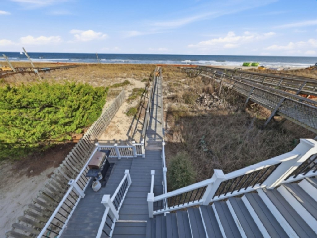 A Shore Pleasure Vacation Rental in North Carolina - RedAwning