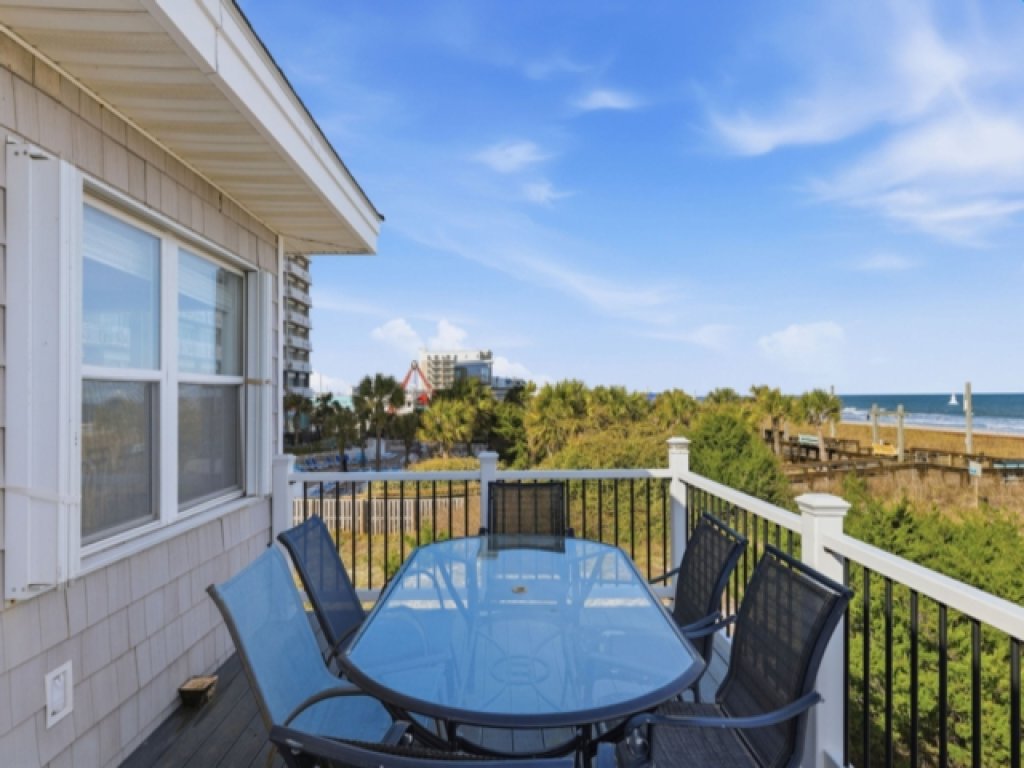 A Shore Pleasure Vacation Rental in North Carolina - RedAwning