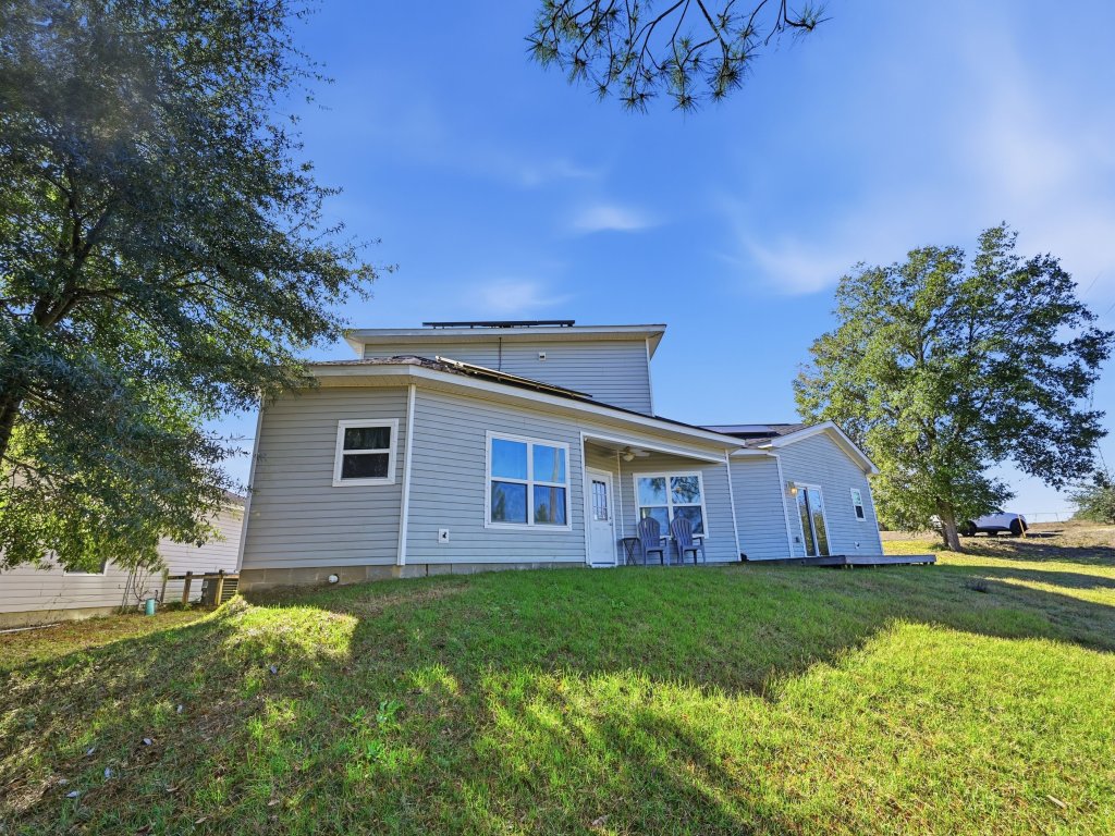 Modern Pine-Scented Retreat – 30 Mins to Beach Vacation Rental in Florida - RedAwning