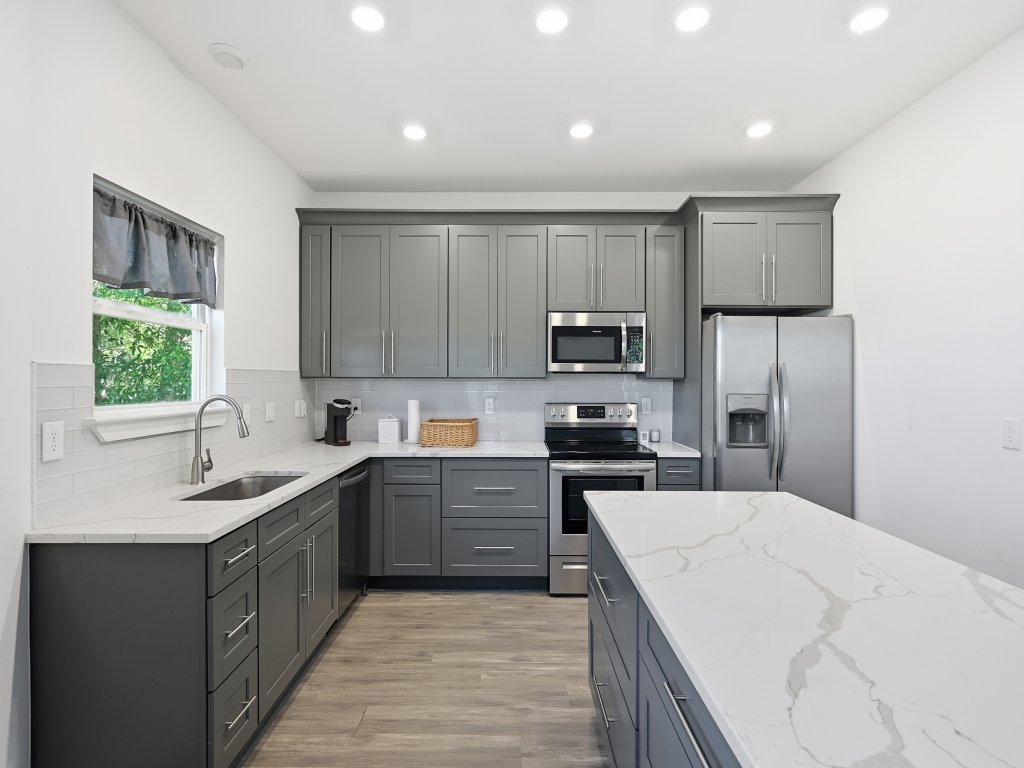 Modern Pine-Scented Retreat – 30 Mins to Beach Vacation Rental in Florida - RedAwning