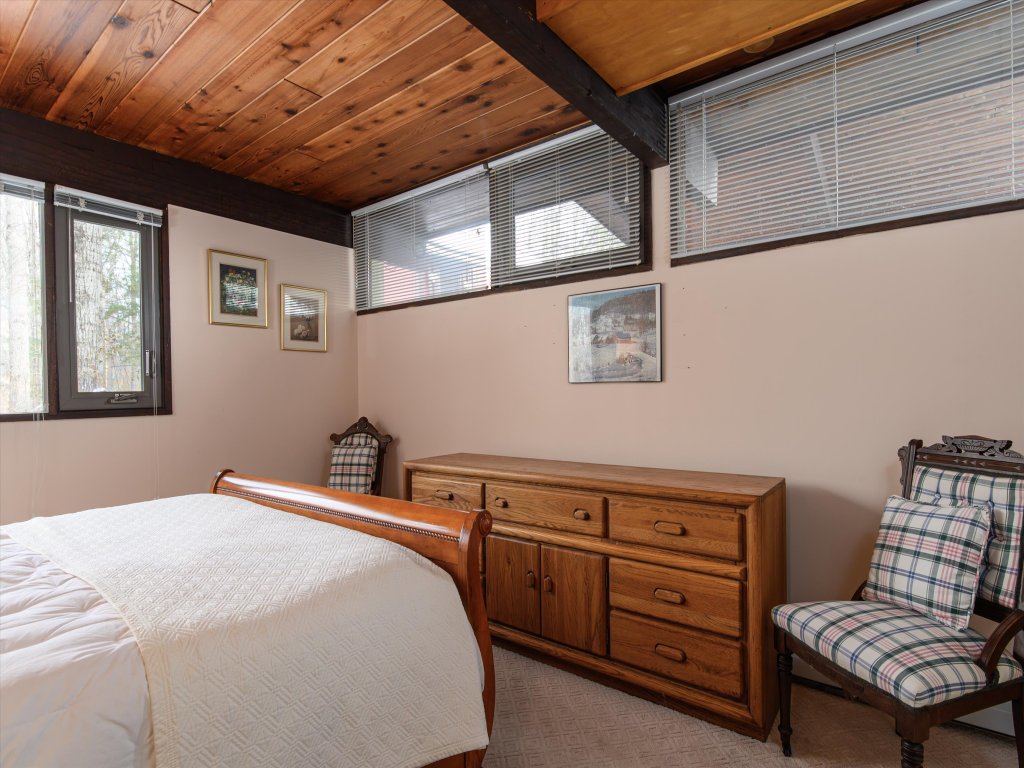 Scarps Park II Vacation Rental in Vermont - RedAwning