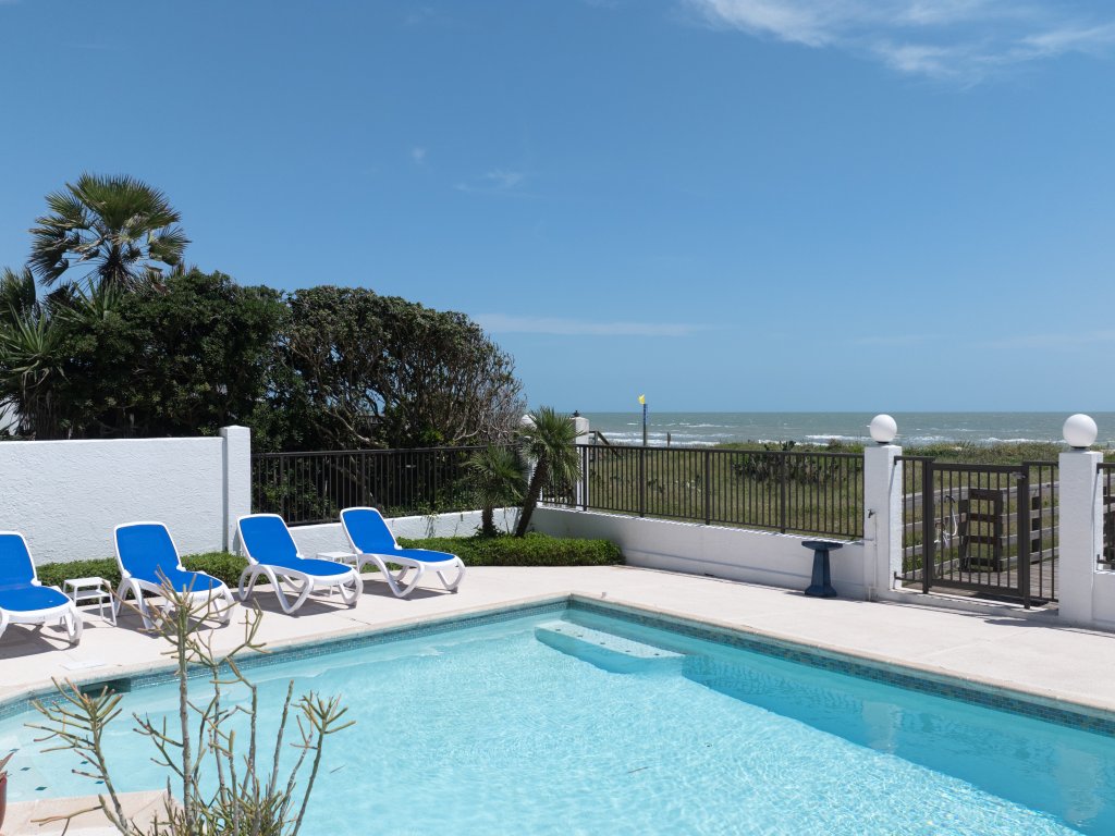 4812 Gulf Blvd Vacation Rental in South Padre Island - RedAwning