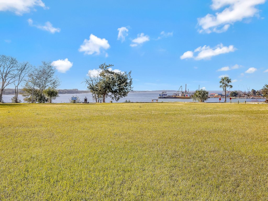 801 San Fernando Street Vacation Rental in Fernandina Beach - RedAwning