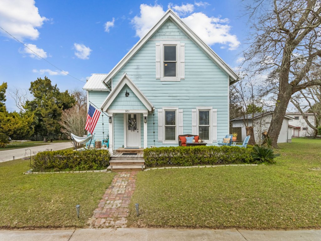 801 San Fernando Street Vacation Rental in Fernandina Beach - RedAwning