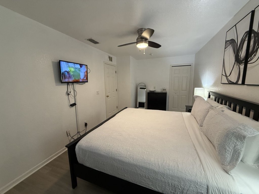 RP216BD 3B Regal Palms Townhome Vacation Rental in Davenport - RedAwning
