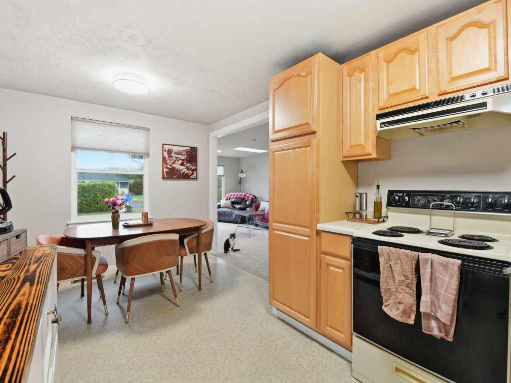 Hoops & Hygge Private Sport Court Retreat Vacation Rental in Washington - RedAwning