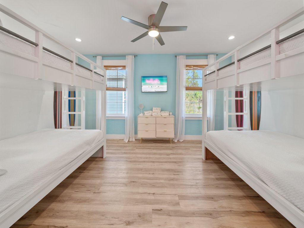 Chic Shack Vacation Rental in Panama City Beach - RedAwning