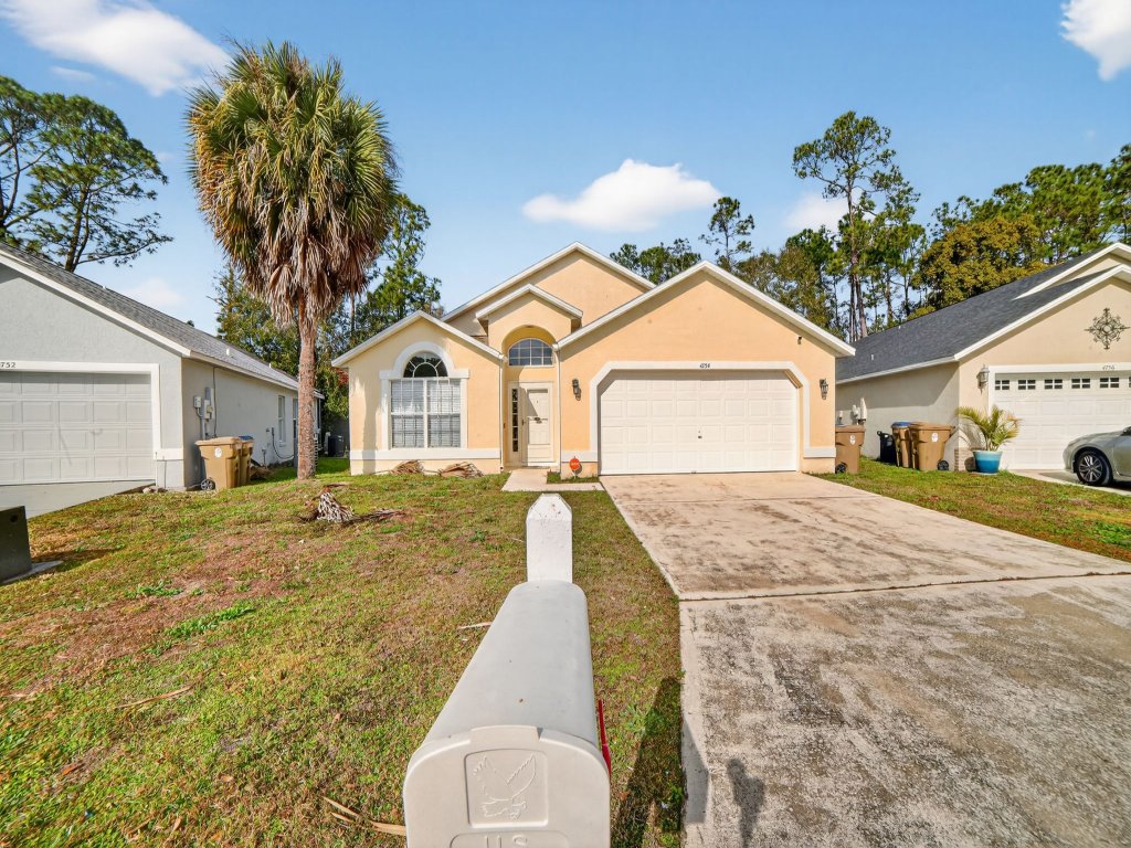 Woodland Yards, Private Escape close to Disney Vacation Rental in Kissimmee - RedAwning