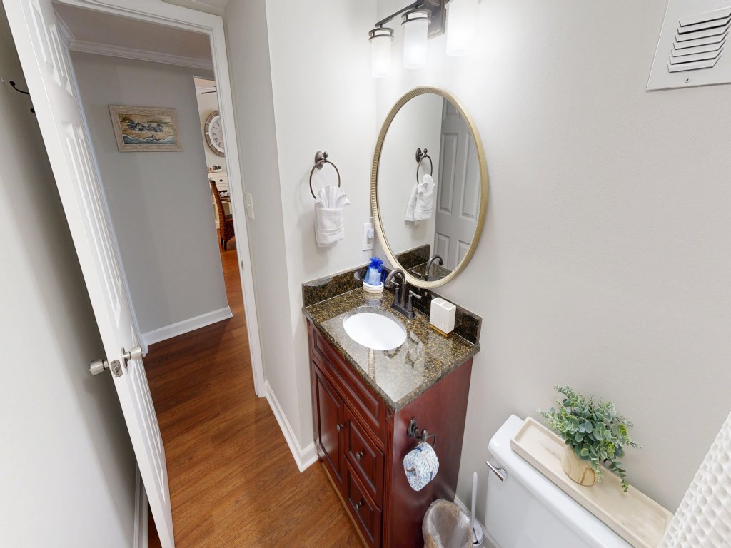 Shoreline Towers 1033 Vacation Rental in Destin - RedAwning