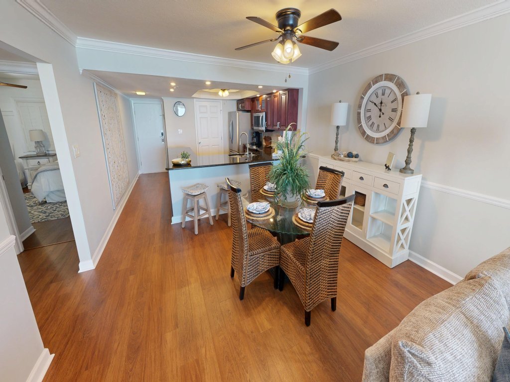 Shoreline Towers 1033 Vacation Rental in Destin - RedAwning