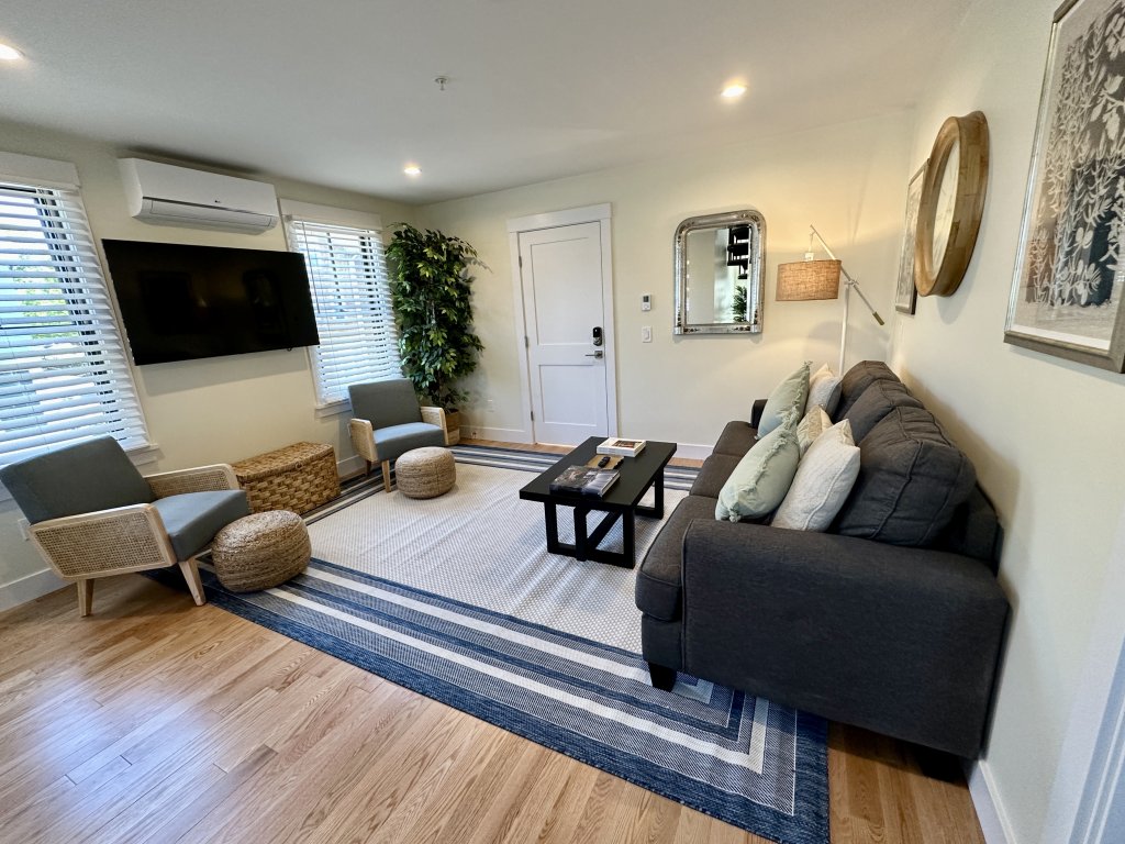 Downtown Newport Townhouse 2 BR/1.5 Bath/Parking Vacation Rental in Rhode Island - RedAwning