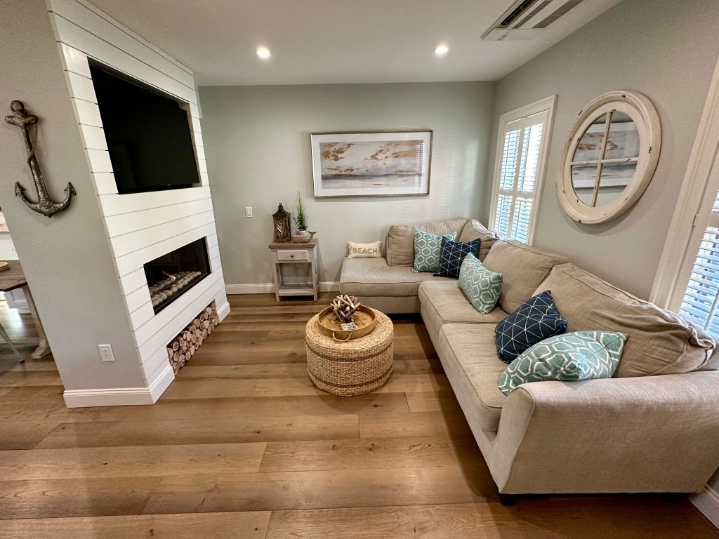 Beautifully Renovated 2 Bed 2 Bath Private Home Vacation Rental in Rhode Island - RedAwning