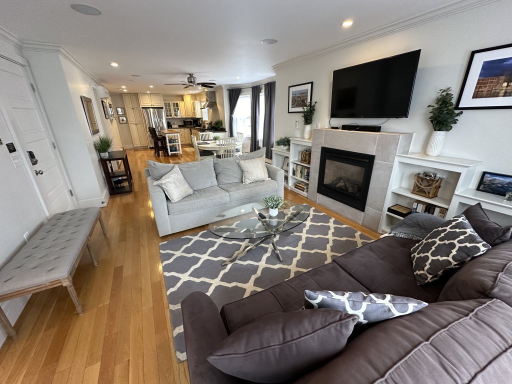 86 Dr Marcus House - Popular Broadway Area Vacation Rental in Rhode Island - RedAwning