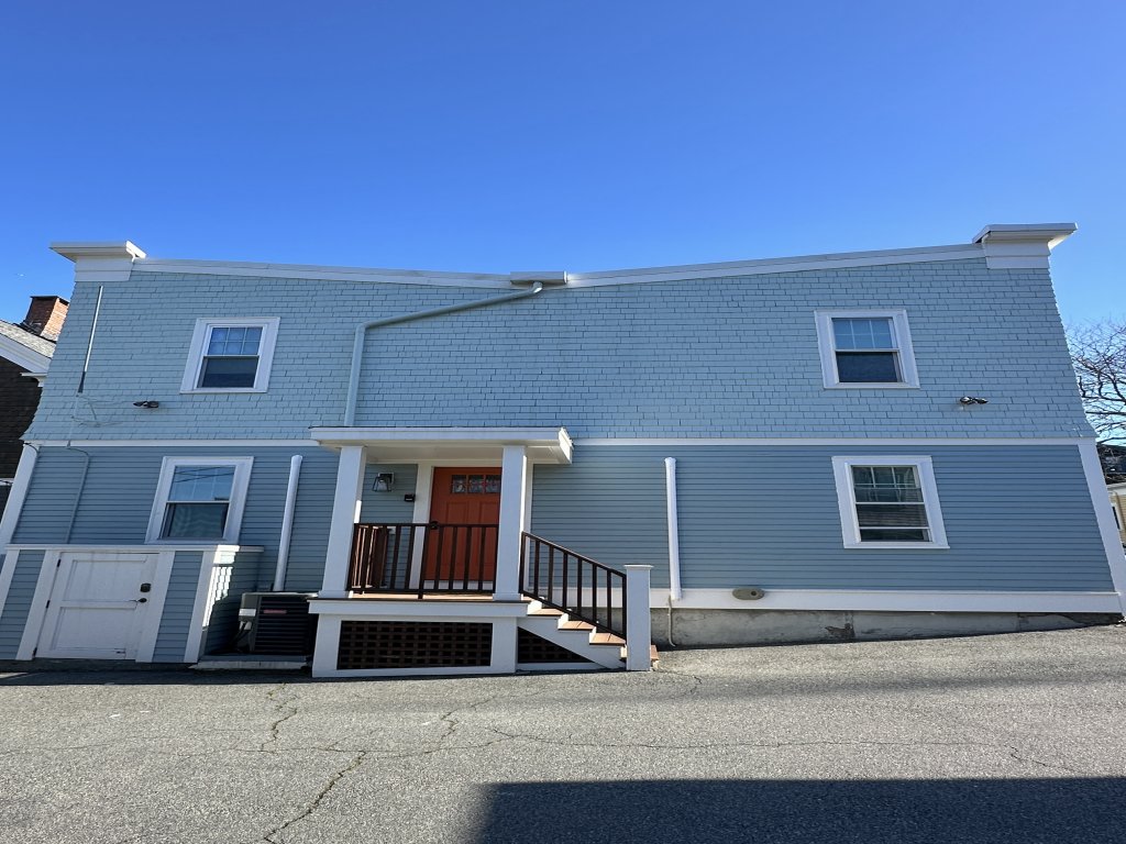 Spacious 1 Bed/1 Bath in Downtown Newport - Unit 5 Vacation Rental in Rhode Island - RedAwning