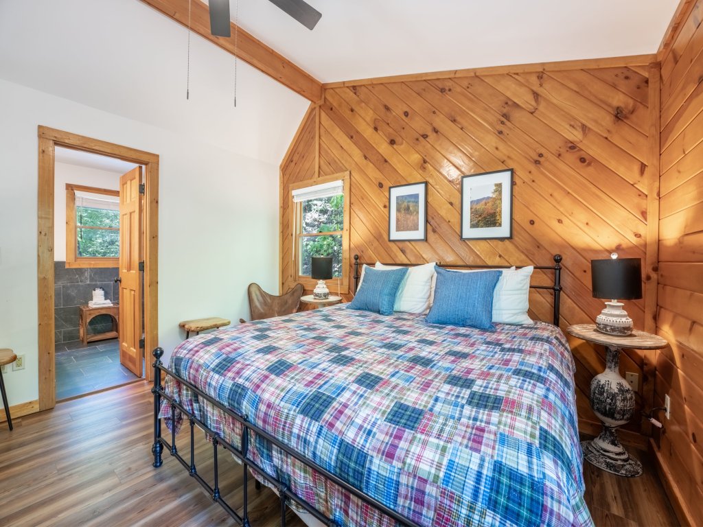 ER39 - Smoky Creek Lodge Vacation Rental in Pigeon Forge - RedAwning