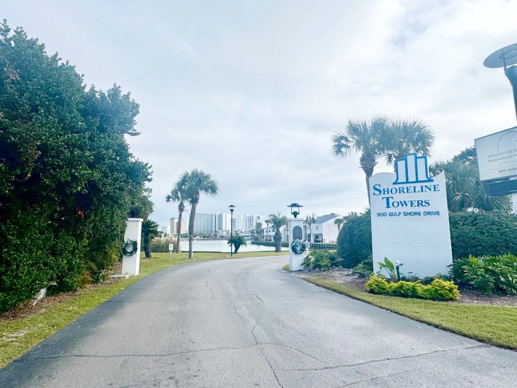 Shoreline Towers 3103 Vacation Rental in Destin - RedAwning