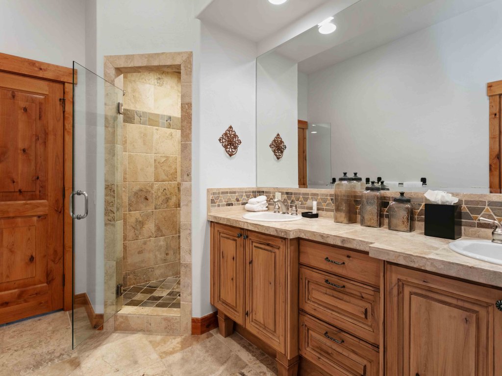 5BR Retreat w/ Hot Tub at Deer Valley Base Vacation Rental in Park City - RedAwning