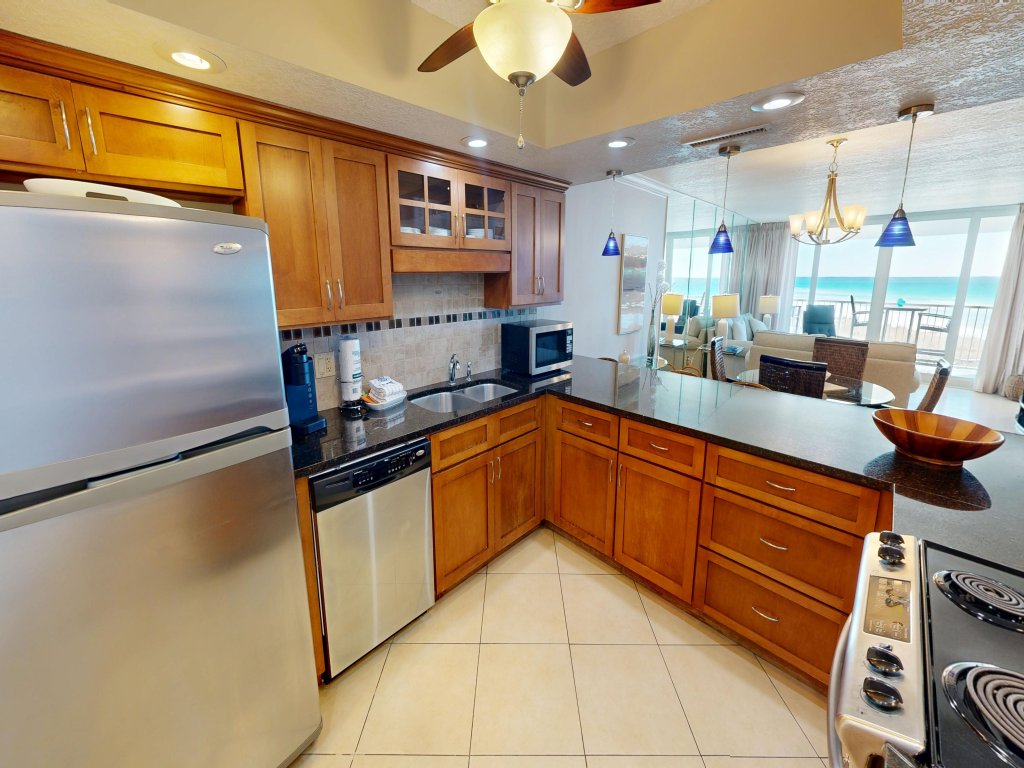 Shoreline Towers 2035 Vacation Rental in Destin - RedAwning