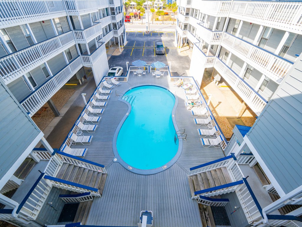 Regatta Condominiums 106B Vacation Rental in Gulf Shores - RedAwning