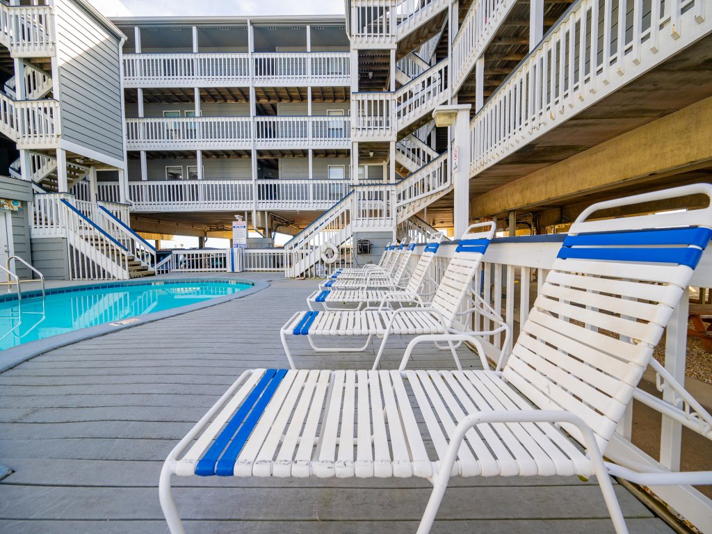Regatta Condominiums 106B Vacation Rental in Gulf Shores - RedAwning
