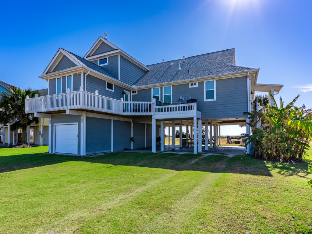 Seagrape Vacation Rental in Texas - RedAwning