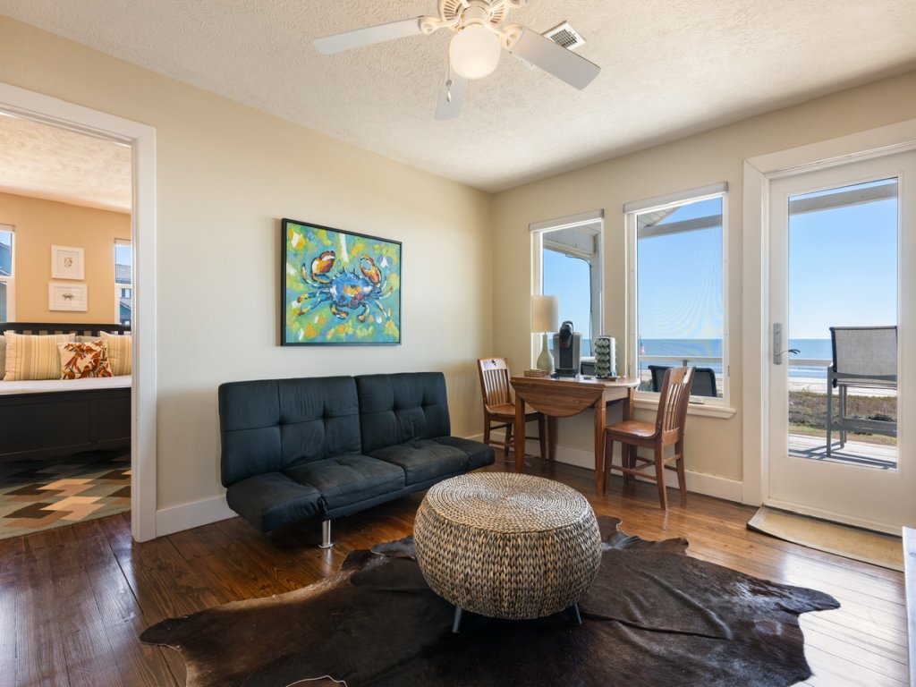 Seagrape Vacation Rental in Texas - RedAwning
