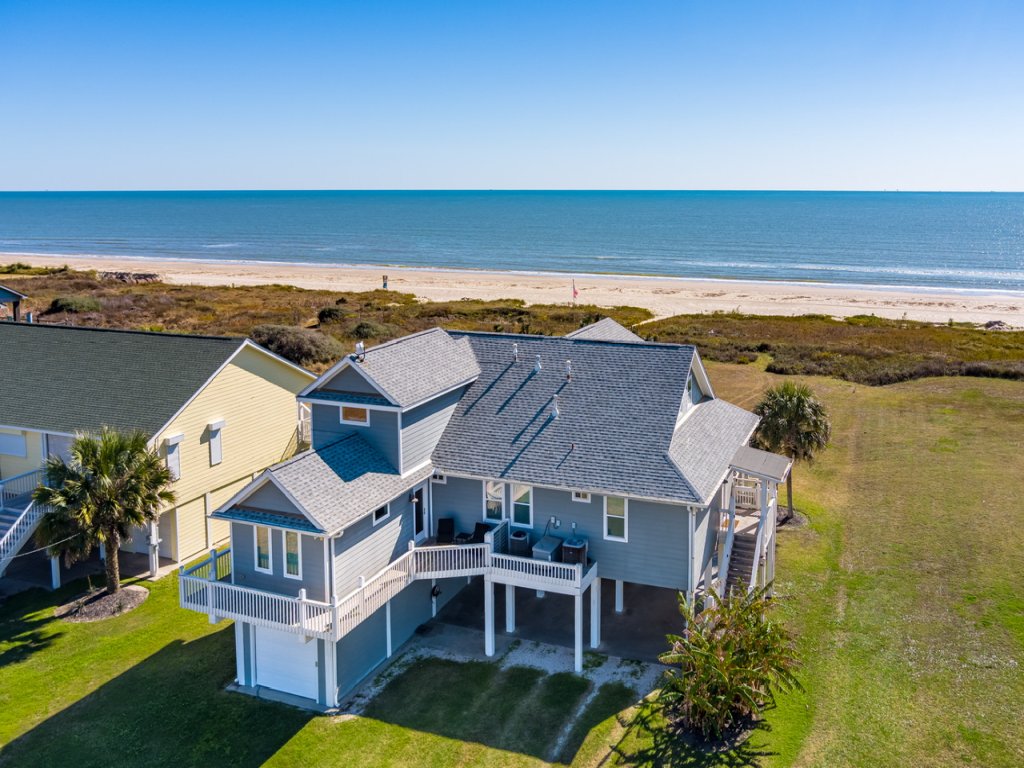 Seagrape Vacation Rental in Texas - RedAwning