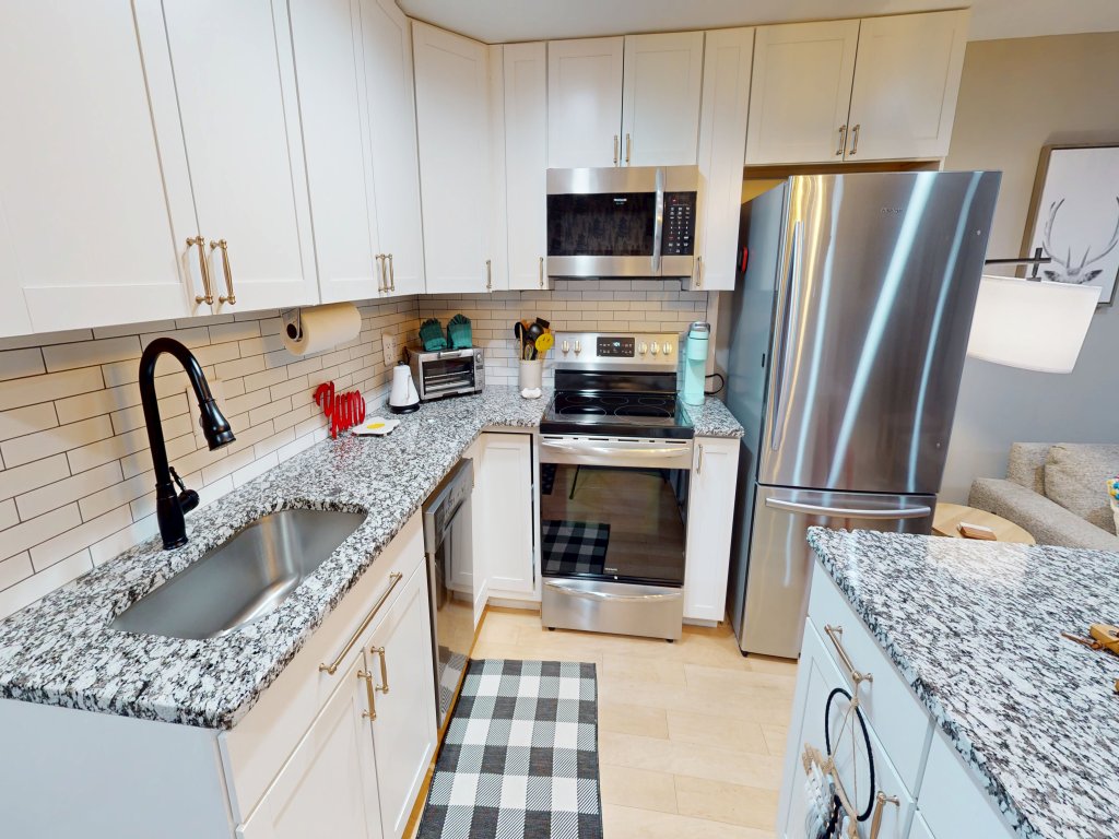 Mountain Crest 11 - Brigham Studio Vacation Rental in Snowshoe - RedAwning