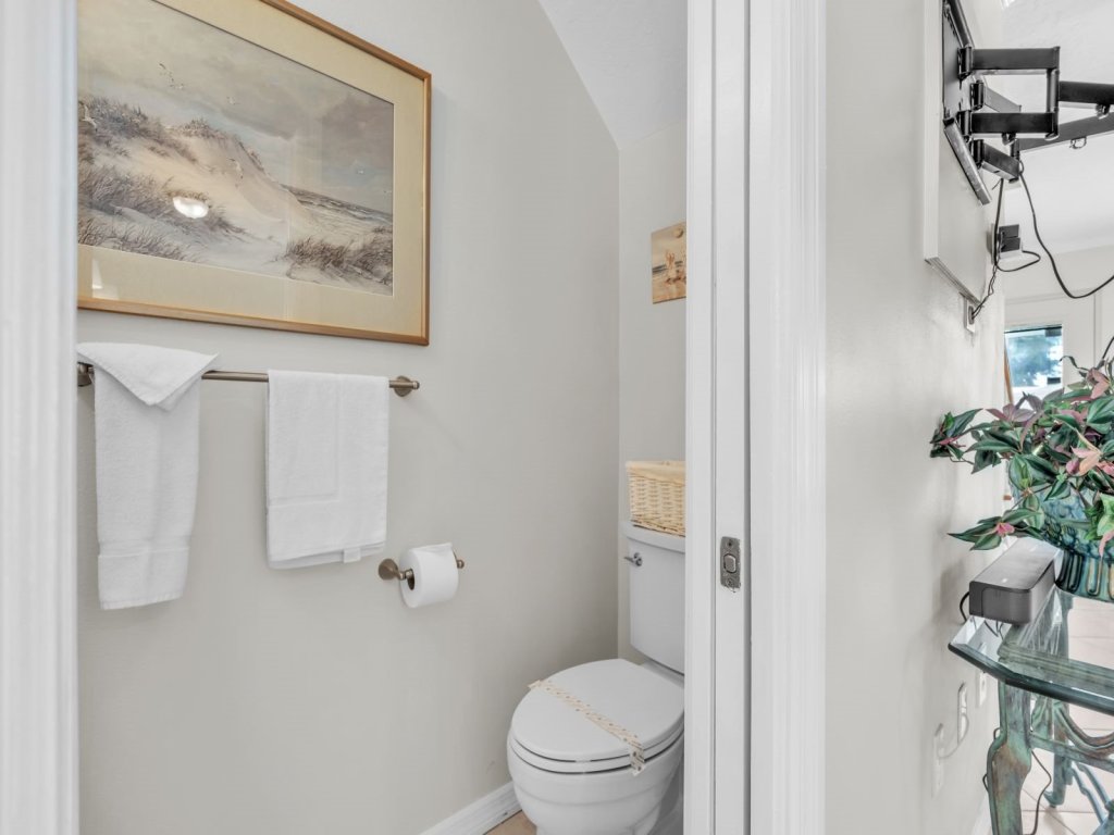 Anchors West Vacation Rental in Holmes Beach - RedAwning