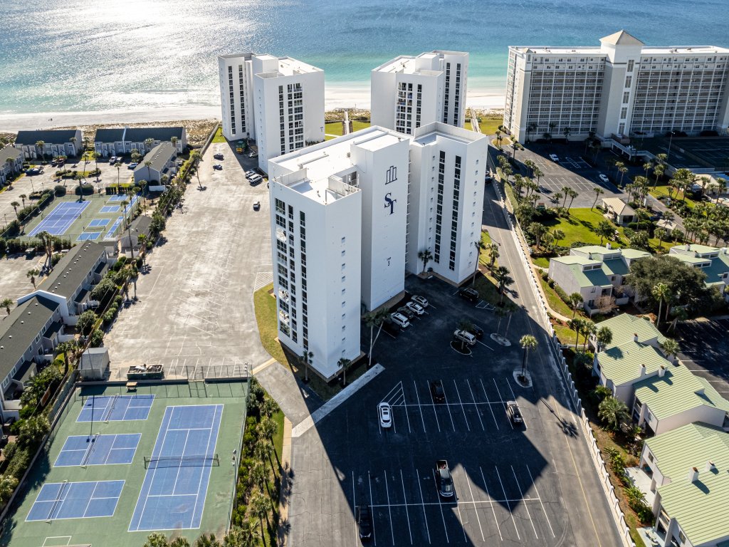 Shoreline Towers 2071 Vacation Rental in Destin - RedAwning