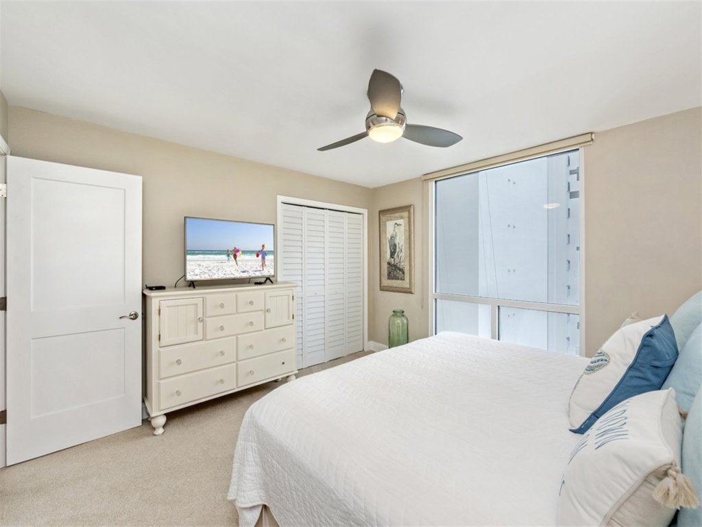 Shoreline Towers 2071 Vacation Rental in Destin - RedAwning