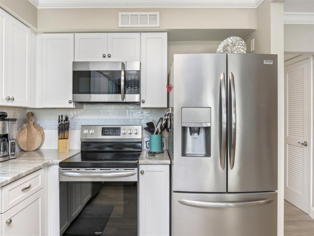 Shoreline Towers 2071 Vacation Rental in Destin - RedAwning