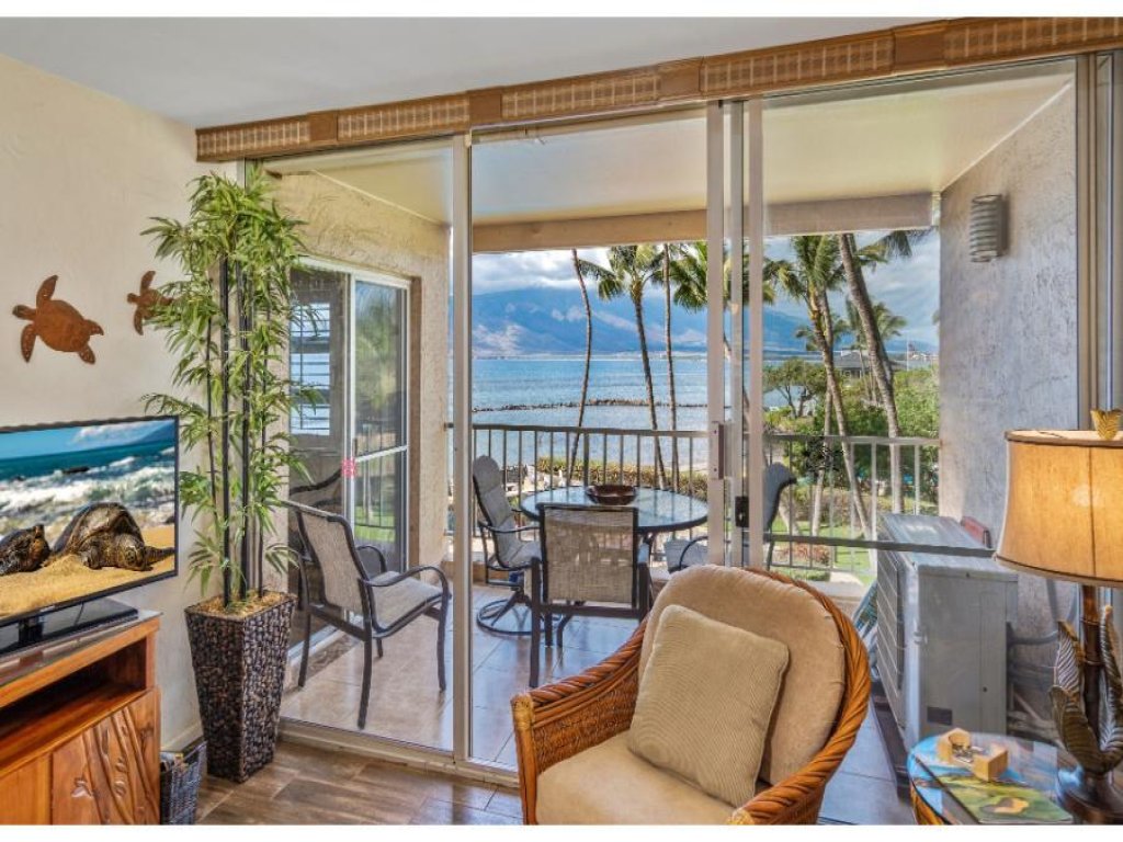 MENEHUNE SHORES, #308** Vacation Rental in Hawaii - RedAwning