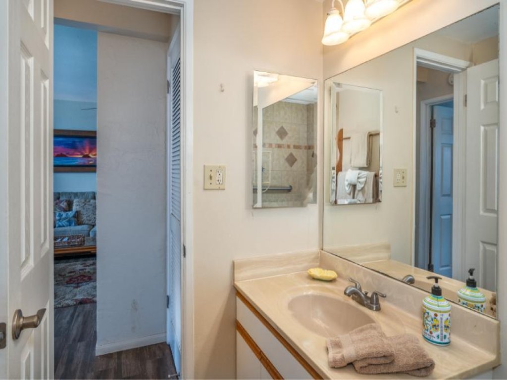 MENEHUNE SHORES, #308** Vacation Rental in Hawaii - RedAwning