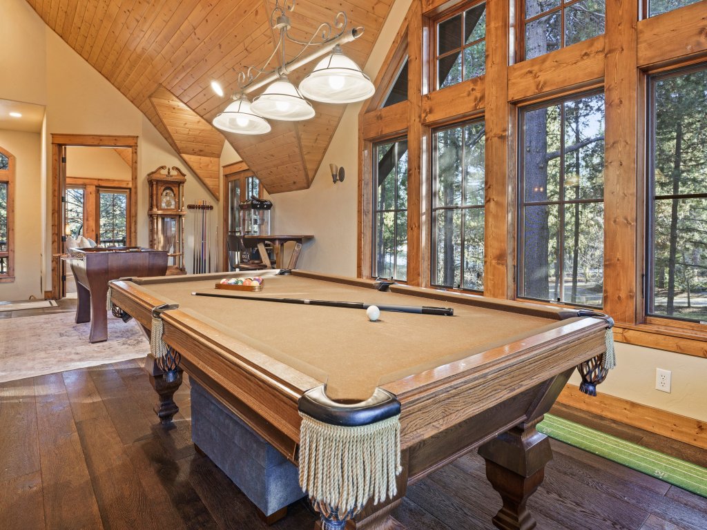 Deschutes Reserve Vacation Rental in Sunriver - RedAwning