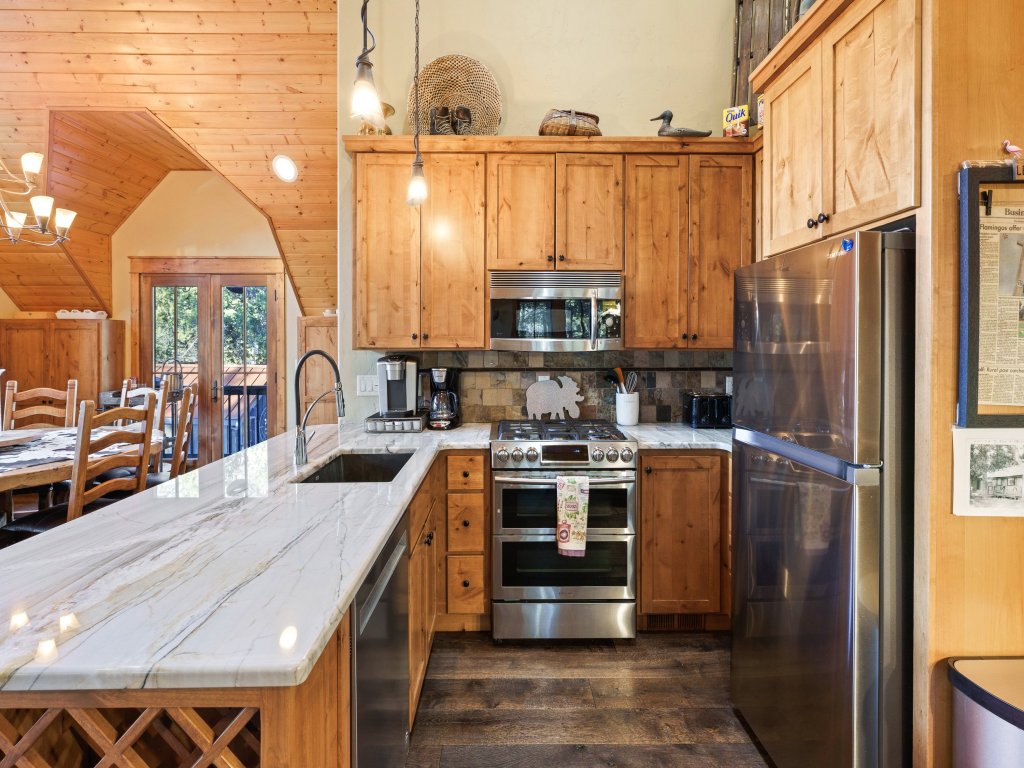 Deschutes Reserve Vacation Rental in Sunriver - RedAwning