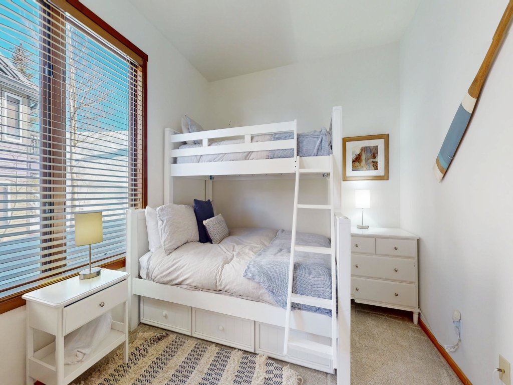 Snowcreek V #777 Vacation Rental in Mammoth Lakes - RedAwning