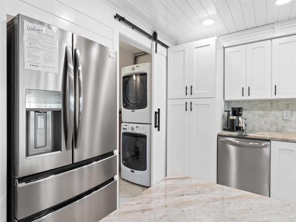 Shoreline Towers 2073 Vacation Rental in Destin - RedAwning