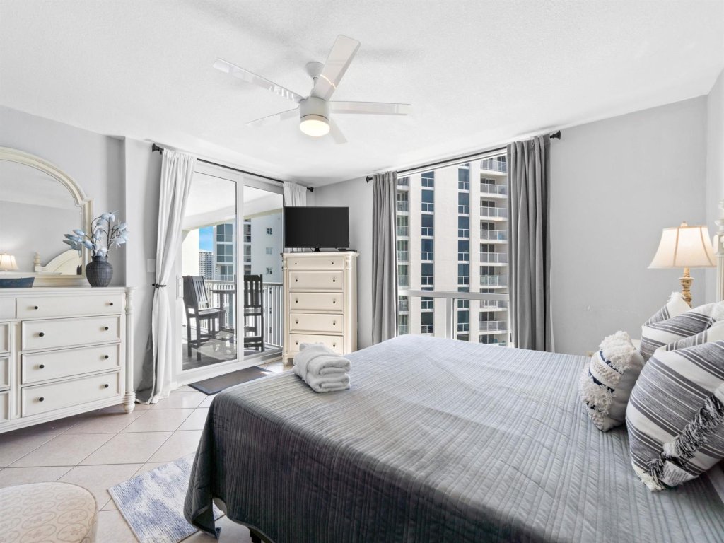 Shoreline Towers 2073 Vacation Rental in Destin - RedAwning