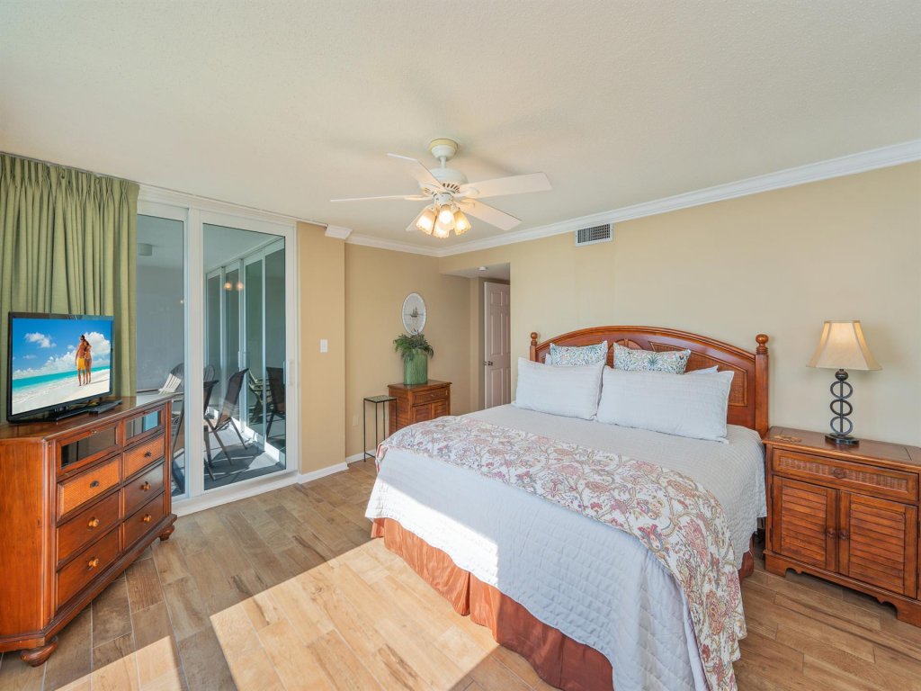 Shoreline Towers 2054 Vacation Rental in Destin - RedAwning