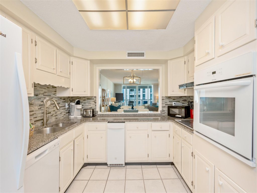 Shoreline Towers 1055 Vacation Rental in Destin - RedAwning