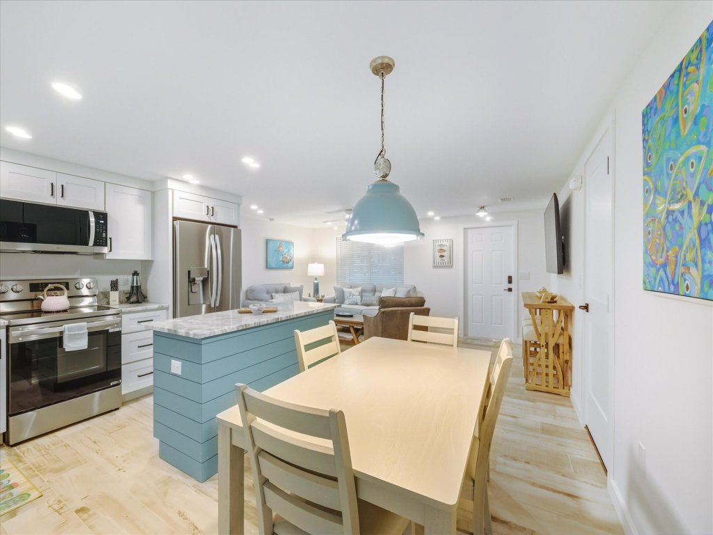 GSR9220 Vacation Rental in Englewood - RedAwning