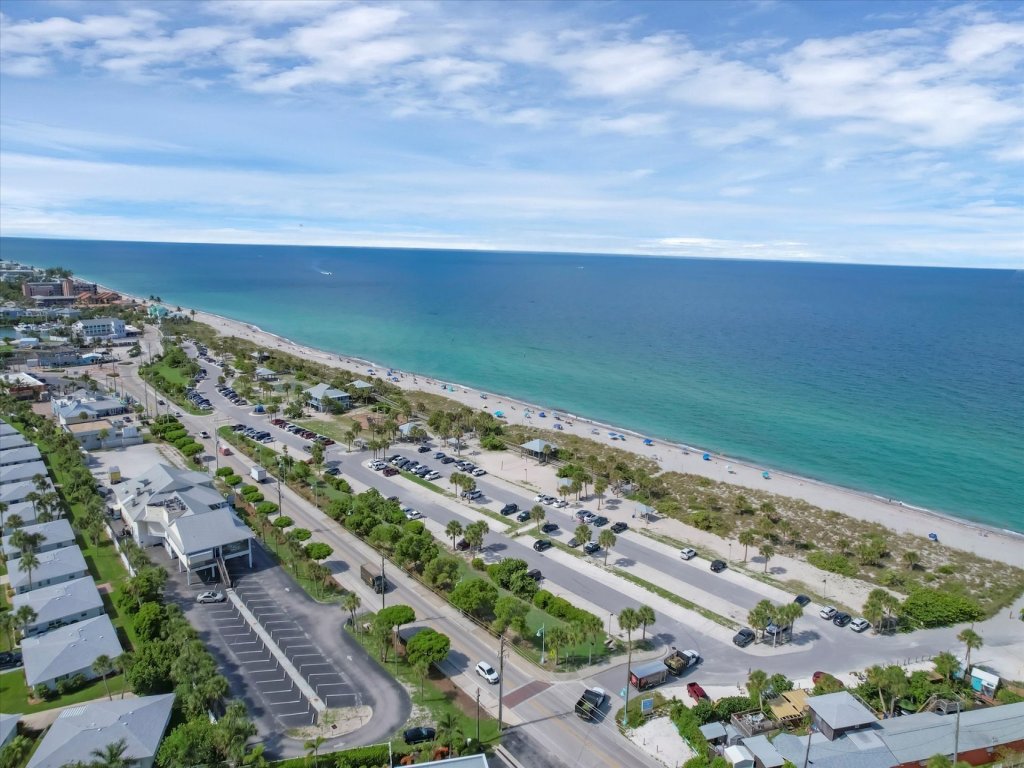 GSR9220 Vacation Rental in Englewood - RedAwning