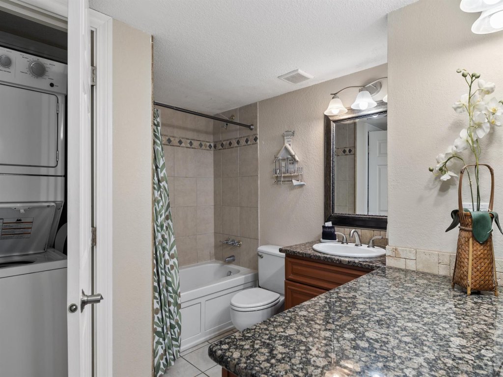 Shoreline Towers 1021 Vacation Rental in Destin - RedAwning