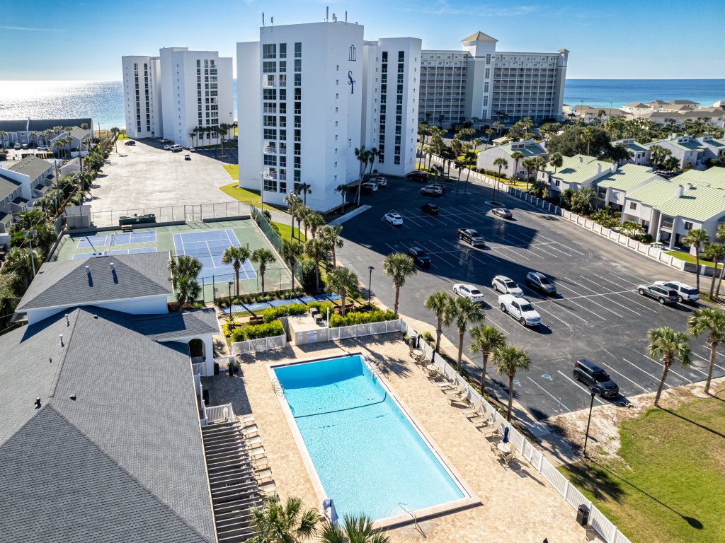 Shoreline Towers 2026 Vacation Rental in Destin - RedAwning