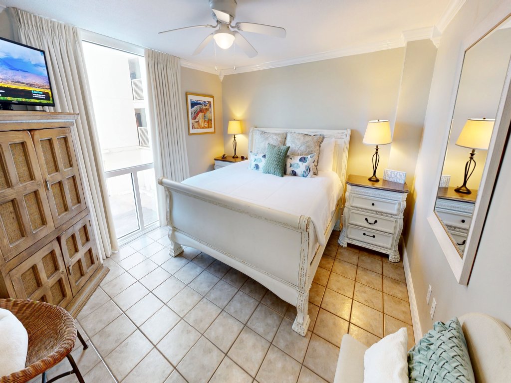 Shoreline Towers 2026 Vacation Rental in Destin - RedAwning