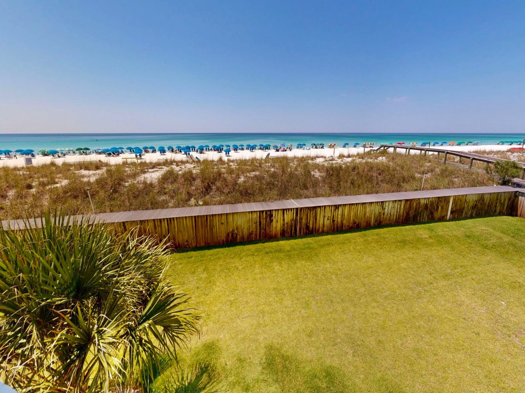 Shoreline Towers 2026 Vacation Rental in Destin - RedAwning
