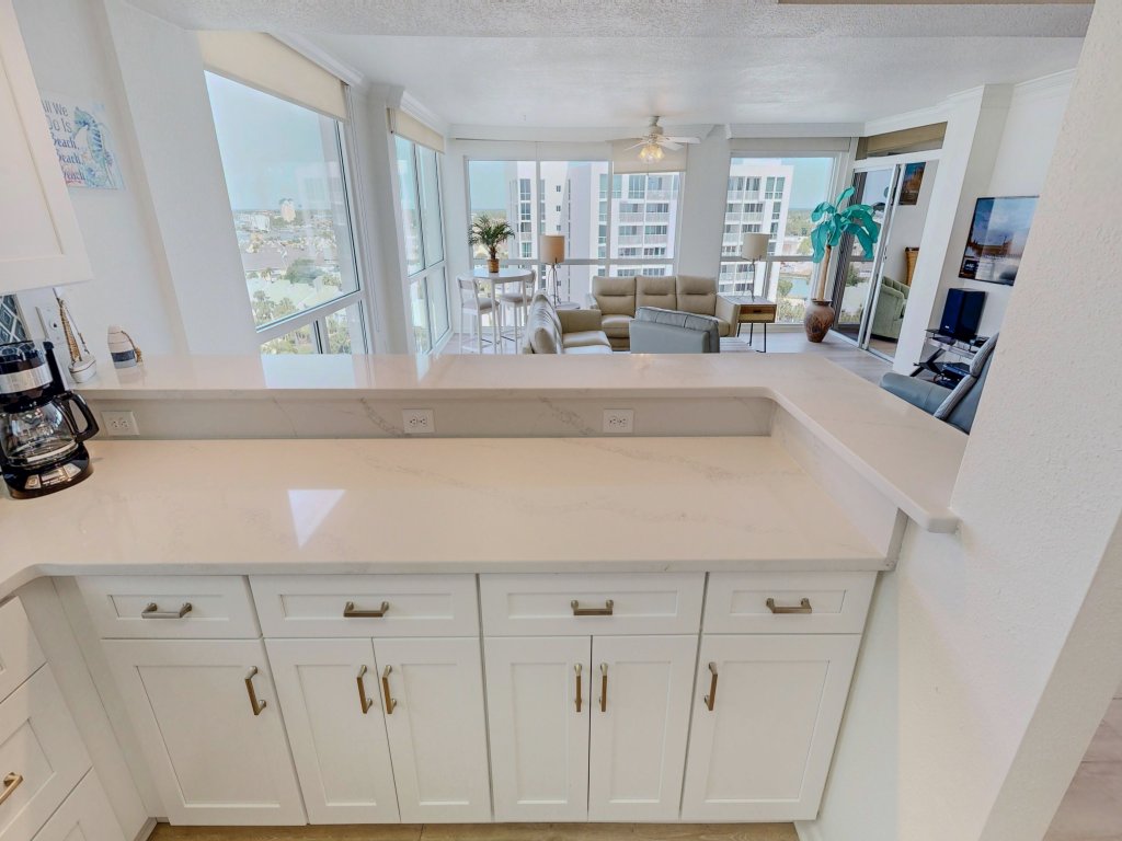 Shoreline Towers 1116 Vacation Rental in Destin - RedAwning